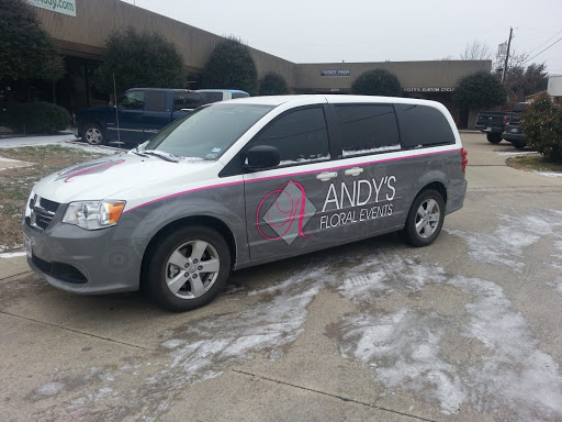 Sign Shop «Titan Wraps», reviews and photos, 826 Office Park Cir #104, Lewisville, TX 75057, USA