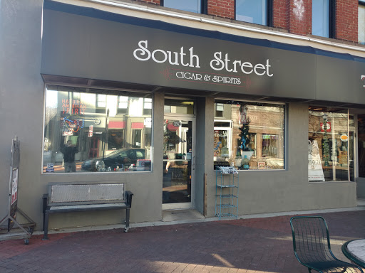 South Street Cigar & Spirits, 250 S Kalamazoo Mall, Kalamazoo, MI 49007, USA, 