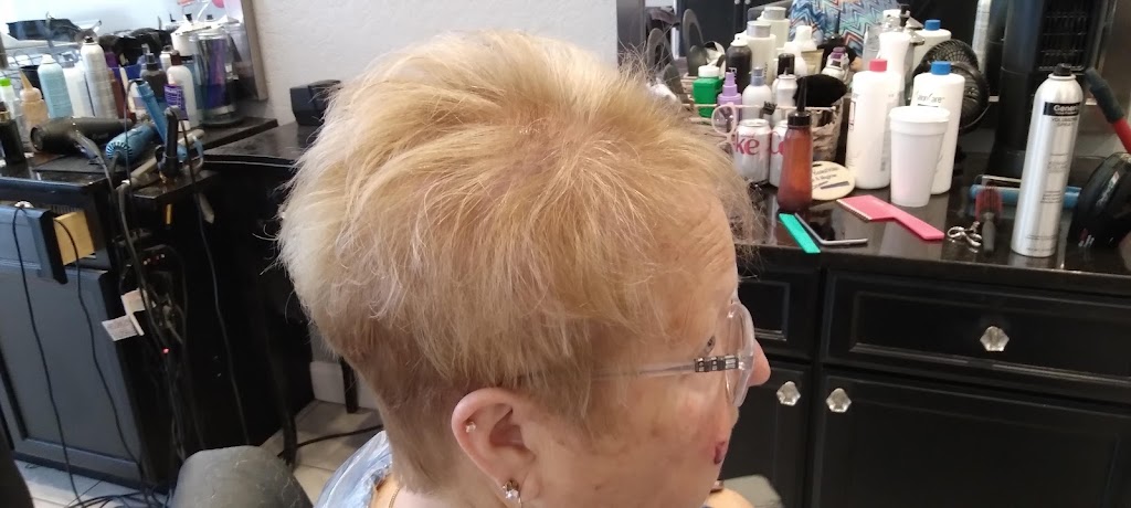 Clippers Hair Salon 33838
