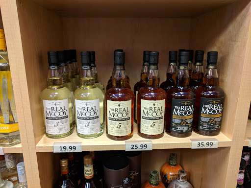 Wine Store «Red Gamay Wines & Liquors», reviews and photos, 45 Merrick Rd, Amityville, NY 11701, USA