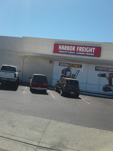 Hardware Store «Harbor Freight Tools», reviews and photos, 1349 N Blackstone Ave, Fresno, CA 93703, USA