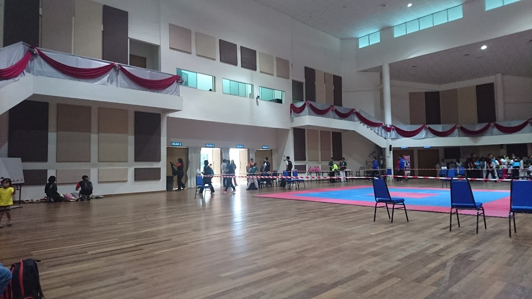 Dewan sri kenyalang upm