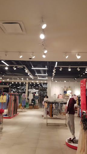 Clothing Store «F21 RED», reviews and photos, 2615 Medical Center Pkwy #2300, Murfreesboro, TN 37129, USA