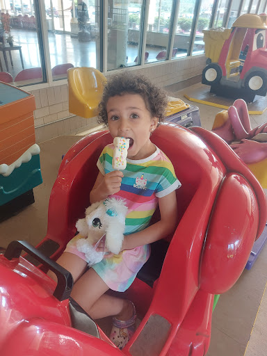 Outlet Mall «Tanger Outlet Tilton», reviews and photos, 120 Laconia Rd, Tilton, NH 03276, USA