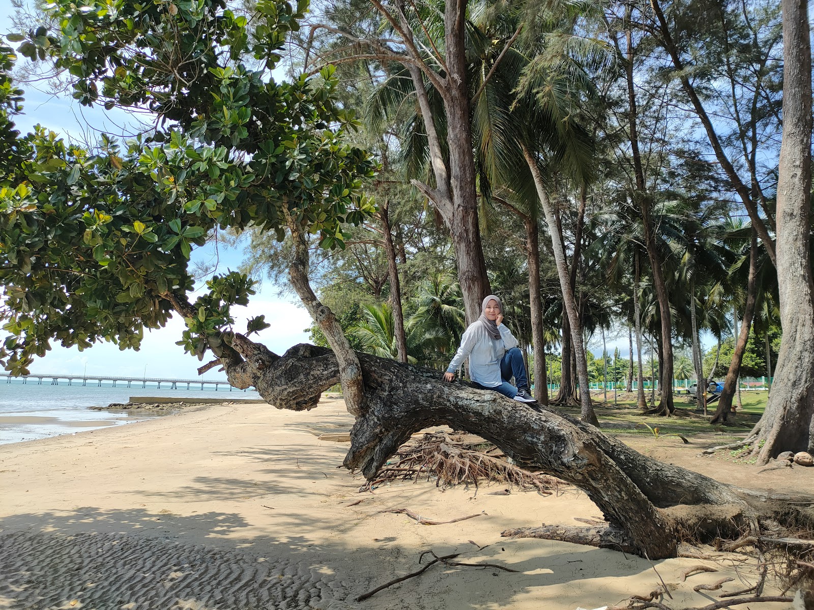 Foto van Sahabat Beach met recht en lang