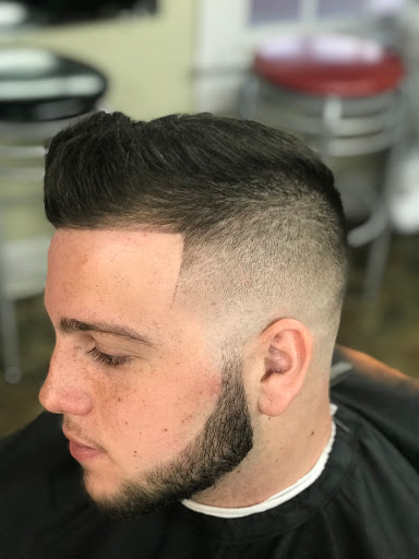 Barber Shop «Fatheadz Barber Shop», reviews and photos, 2516 Paul W Bryant Dr, Tuscaloosa, AL 35401, USA