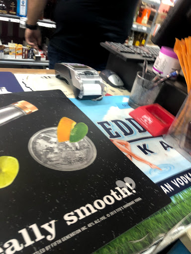 Liquor Store «Wade Green Bottle Shop», reviews and photos, 4430 Wade Green Rd # 20, Kennesaw, GA 30144, USA