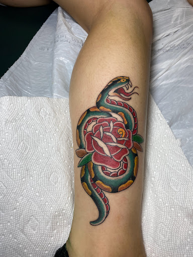 Tattoo Shop «Revolution Ink Tattoos», reviews and photos, 557 W El Camino Real, Mountain View, CA 94040, USA