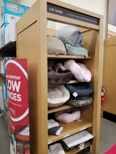 Pet Supply Store «Petco Animal Supplies», reviews and photos, 9111 Metropolitan Ave, Rego Park, NY 11374, USA