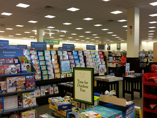 Book Store «Barnes & Noble + Starbucks», reviews and photos, 1350 Bald Hill Rd, Warwick, RI 02886, USA