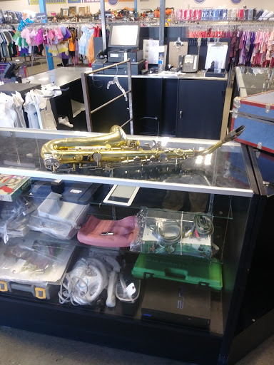 Thrift Store «Pebble Creek Goodwill Retail Store & Donation Center», reviews and photos, 15433 W McDowell Rd, Goodyear, AZ 85395, USA