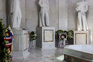 Altar de la Patria image