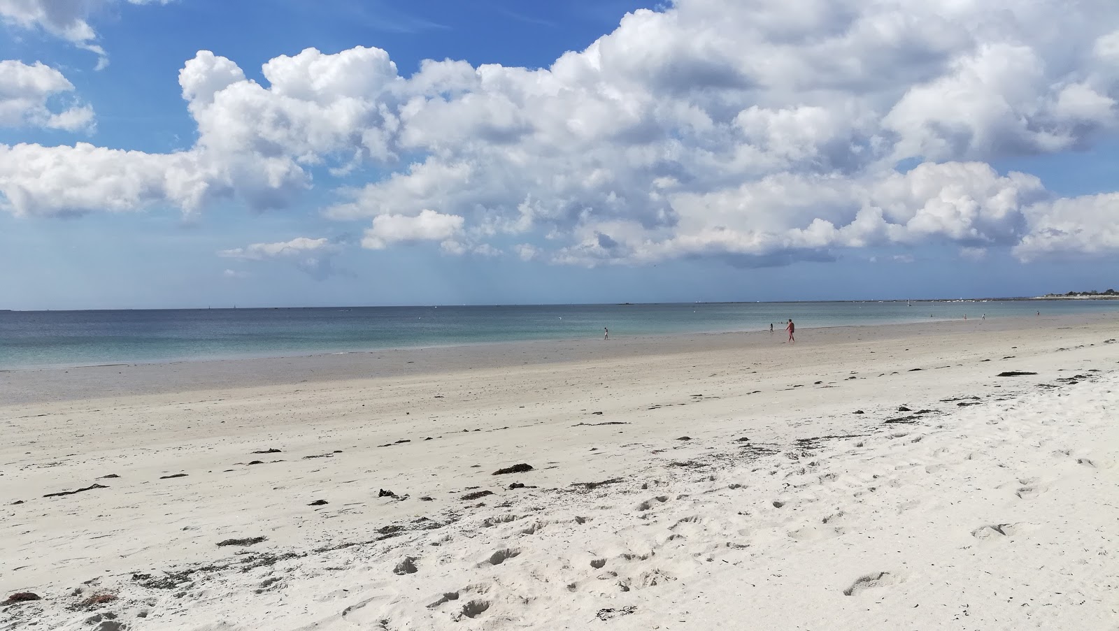 Foto van Plage de Cleut Rouz met gemiddeld niveau van netheid