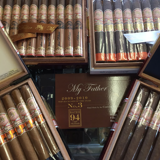 Cigar Shop «Big Apple Cigar & Pipe», reviews and photos, 955 W Broadway Ave, Forest Lake, MN 55025, USA