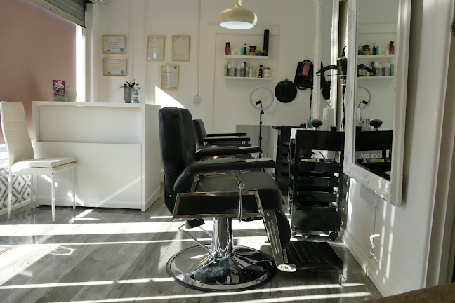 Reviews of Roya Hair & beauty Salon in Cardiff - Barber shop