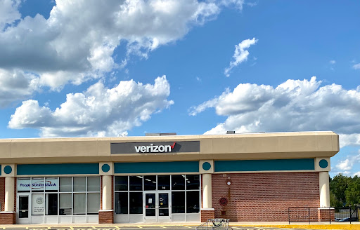 Cell Phone Store «Verizon Authorized Retailer - Wireless Zone», reviews and photos, 712 N Main St, West Hartford, CT 06117, USA