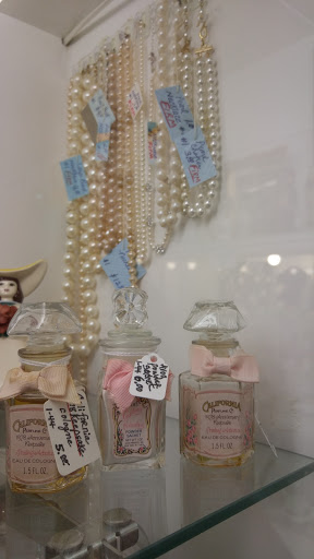 Antique Store «7th Avenue Antique Mall», reviews and photos, 2563 7th Ave E, North St Paul, MN 55109, USA