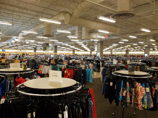 Department Store «Nordstrom Rack West Farm Shopping Center», reviews and photos, 1600 SE Rd, Farmington, CT 06032, USA