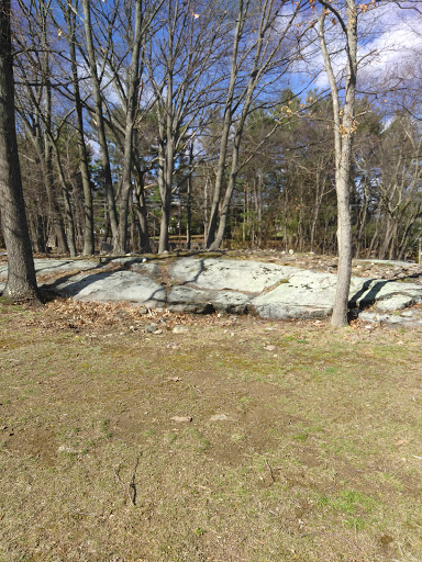 Memorial Park «Captain Stephen Olney Memorial Park», reviews and photos, Smithfield Rd, North Providence, RI 02904, USA