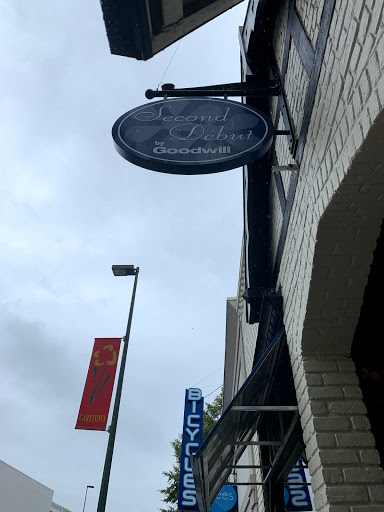 Thrift Store «Goodwill Second Debut Carytown», reviews and photos, 3114 W Cary St, Richmond, VA 23221, USA