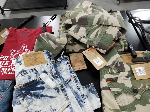 Department Store «Saks OFF 5TH», reviews and photos, 2500 Fashion Center Blvd, Christiana, DE 19702, USA