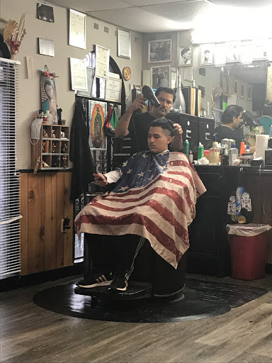 Barber Shop «Peluqueria Mi Guerrero Barber Shop Unisex», reviews and photos, 208 Milby St, Houston, TX 77003, USA