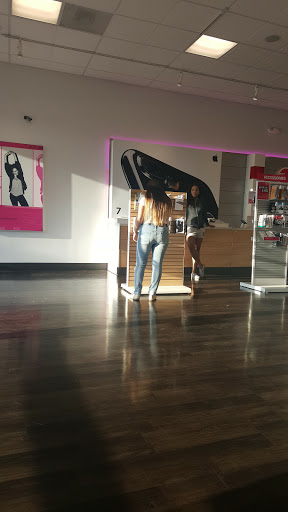 Cell Phone Store «T-Mobile», reviews and photos, 2366 El Camino Real Suite 1, Santa Clara, CA 95050, USA