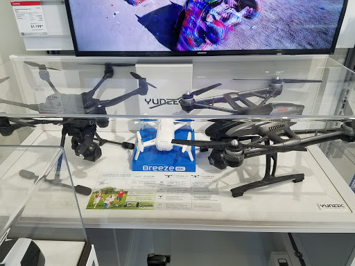 Electronics Store «Best Buy», reviews and photos, 875 N Michigan Ave, Chicago, IL 60611, USA