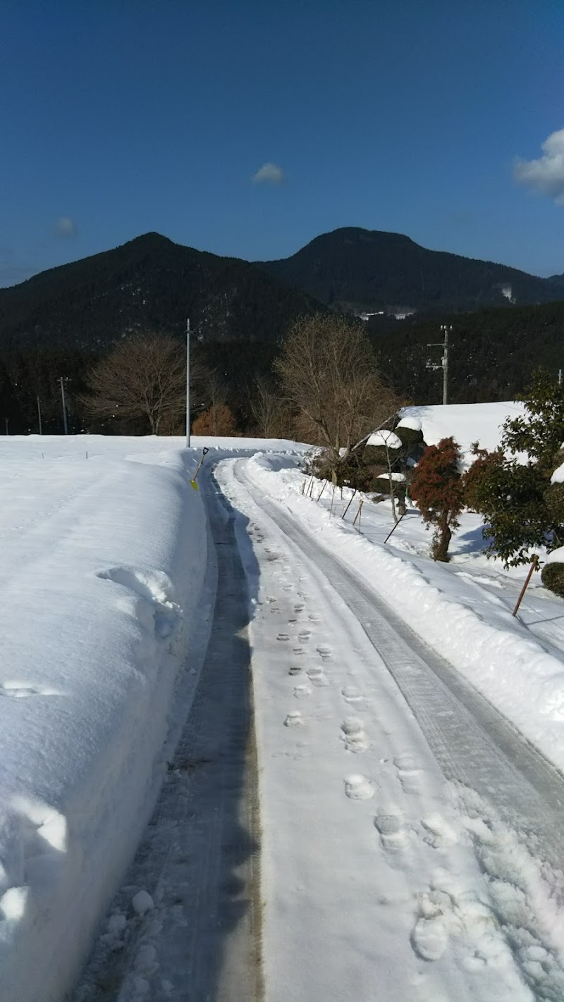 久万高原町 上畑野川公民館