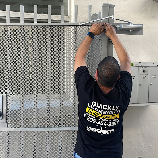 Locksmith «Quickly Locksmith Miami», reviews and photos, 115 S Miami Ave, Miami, FL 33130, USA