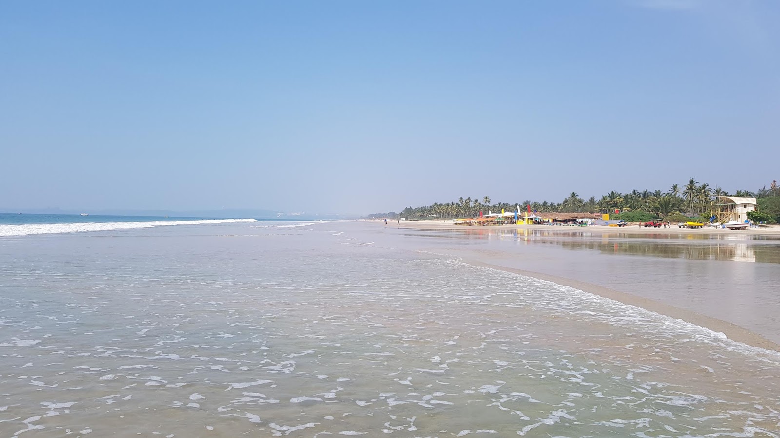 Photo de Majorda Beach avec rivage droit, long