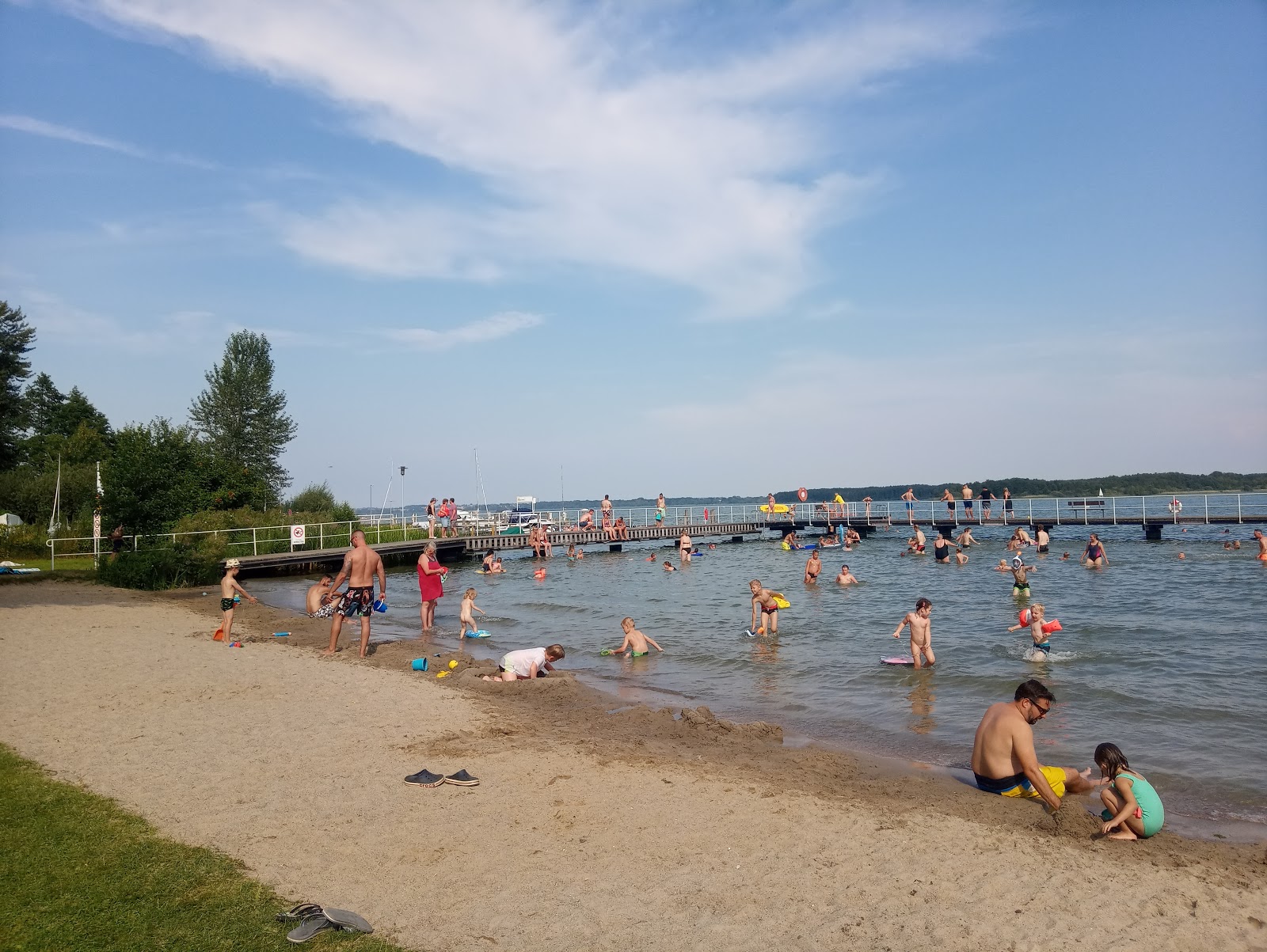 Fotografija Badestelle Seehof z trava površino