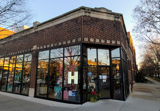 Hazel, 1902 W Montrose Ave, Chicago, IL 60613, USA, 