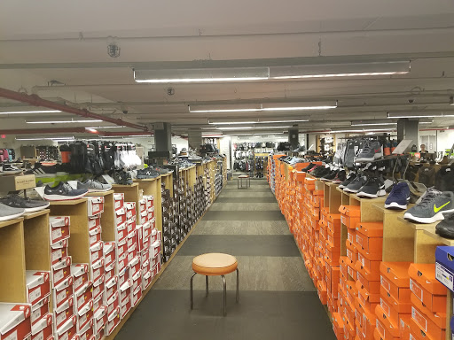 Shoe Store «DSW Designer Shoe Warehouse», reviews and photos, 2220 Broadway, New York, NY 10024, USA