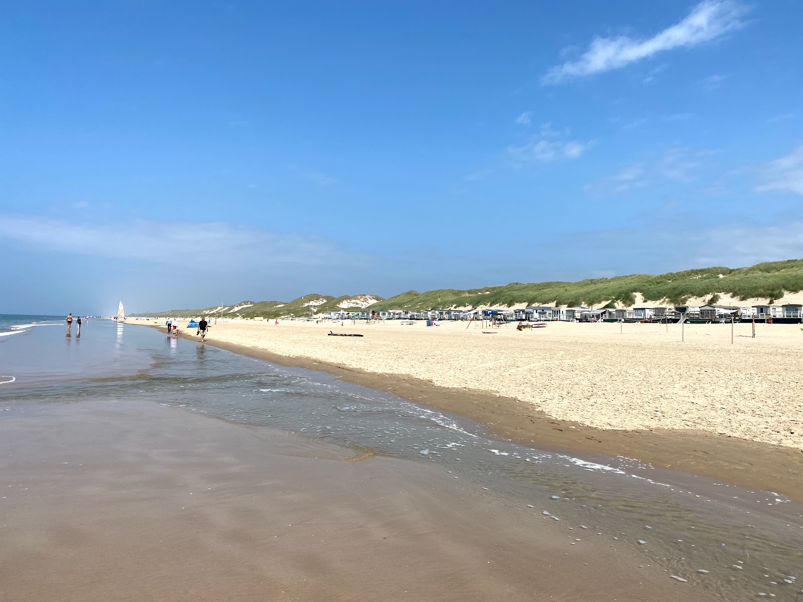 Fotografija Egmond aan Zee z svetel pesek površino