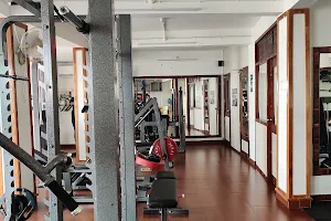 Paris Gym - Fitness Center in Thripunithura image