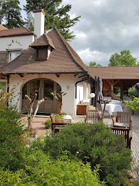 Extérieur du Restaurant Hostellerie Bourguignonne à Verdun-sur-le-Doubs - n°10