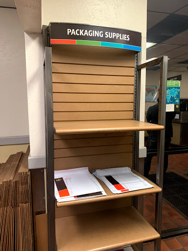 Shipping and Mailing Service «UPS Customer Center», reviews and photos, 379 Exchange Dr, Arlington, TX 76011, USA
