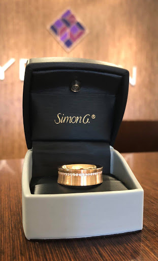 Jewelry Store «Yelton Fine Jewelers», reviews and photos, 9263 Schulze Dr, West Chester Township, OH 45069, USA