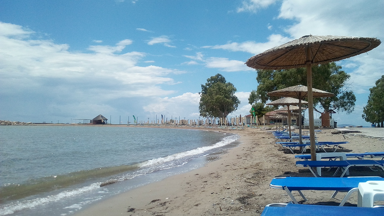 Photo de Tourlida Beach - endroit populaire parmi les connaisseurs de la détente