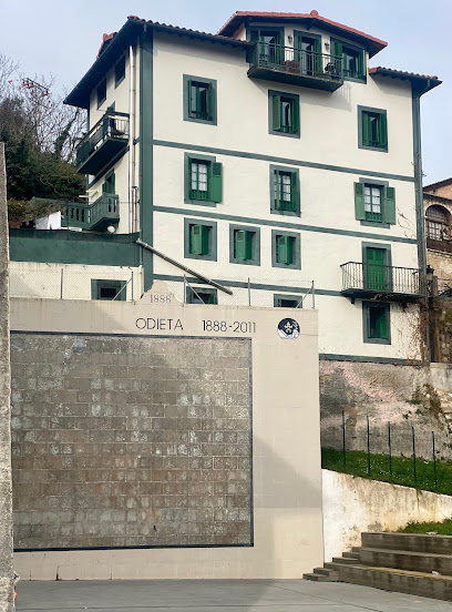 Odieta Pilotalekua - Eusebio Gurrutxaga Plaza, 12W, 20750 Zumaia, Gipuzkoa, Spain