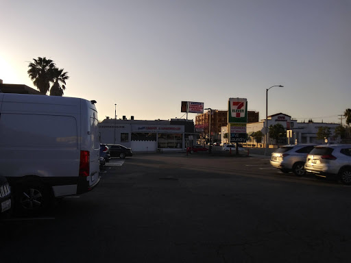 Laundry Service «Love Laundry W Pico, LA», reviews and photos, 5960 W Pico Blvd, Los Angeles, CA 90035, USA