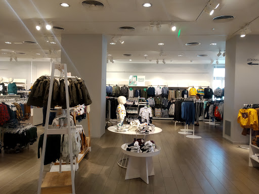 H&M stores Athens