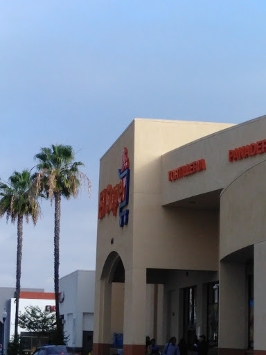 Grocery Store «El Super», reviews and photos, 4421 University Ave, San Diego, CA 92105, USA