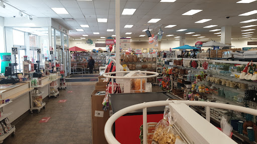 Home Goods Store «Home Goods», reviews and photos, 3 Main St, Edgewater, NJ 07020, USA