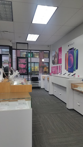 Cell Phone Store «Sprint Store», reviews and photos, 302 Fifth Ave, Pelham, NY 10803, USA