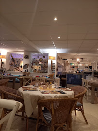 Atmosphère du Restaurant français La Madrague à Valras-Plage - n°12