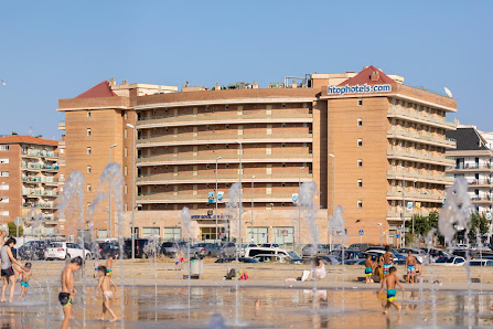 Hotel htop Royal Sun Family Suites Carrer Marina, 1, 08398 Santa Susanna, Barcelona, España