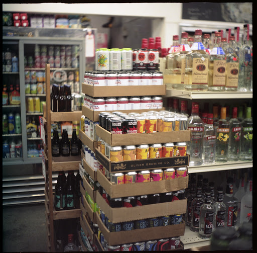 Liquor Store «Oakland Mills Liquors», reviews and photos, 2816 Liberty Rd, Sykesville, MD 21784, USA