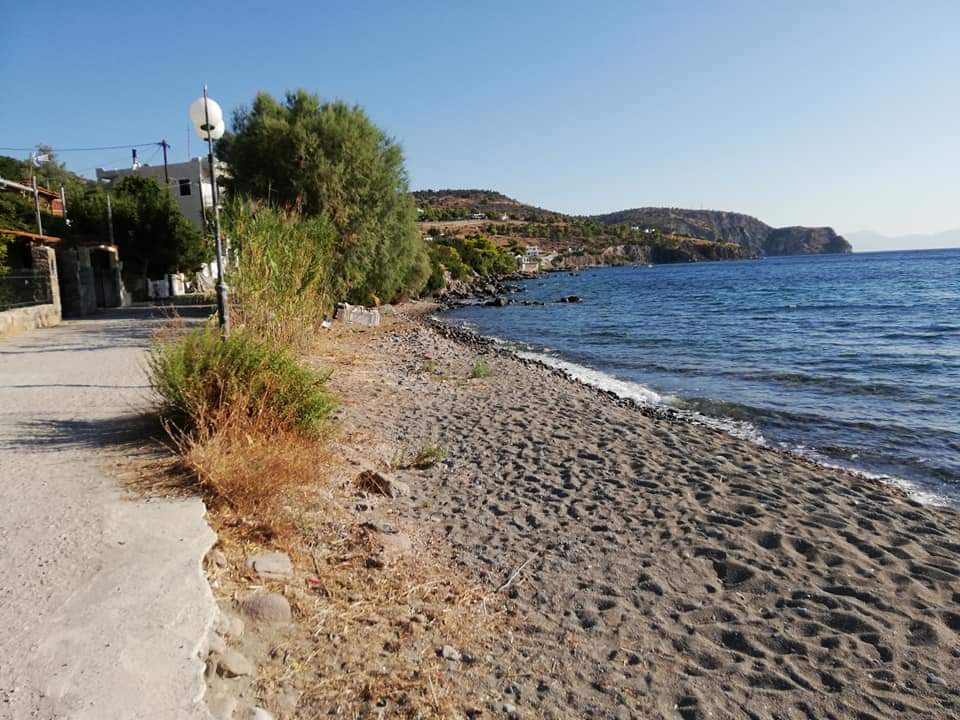 Photo of Paralia Portes with partly clean level of cleanliness
